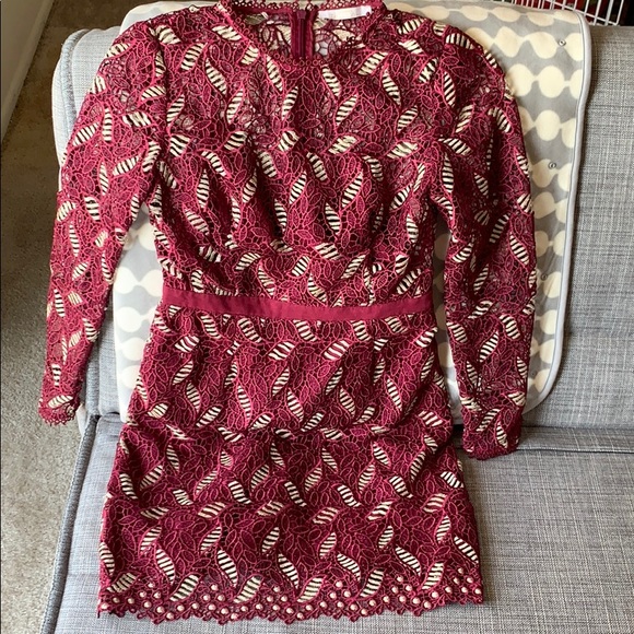 Burgundy and cream lace minidress - Picture 5 of 5